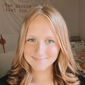 Meet your Posher, Mia